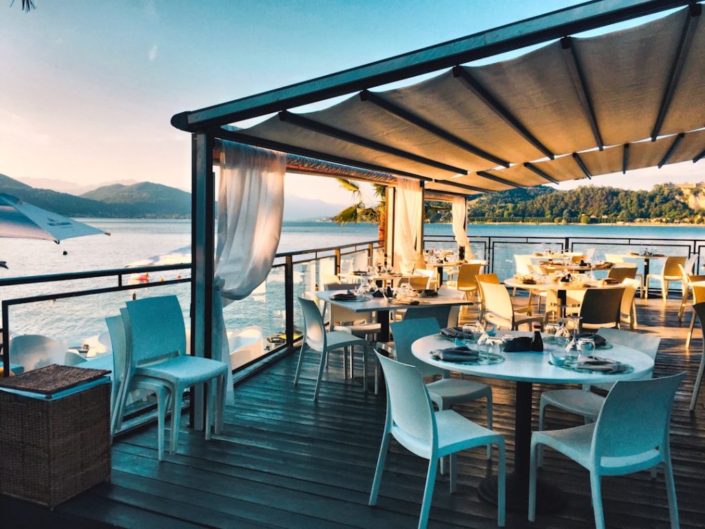 a-restaurant-with-a-view-of-the-water-yyzu0lo1uxe